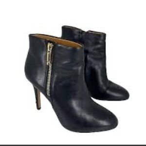 Banana Republic Black Leather gold zip high heeled Ankle Boots size 7.5